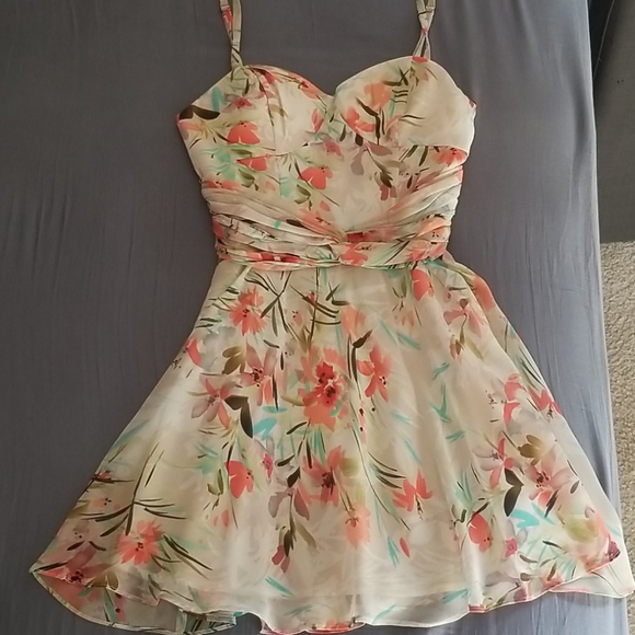 EUC Guess by Marciano Women's Floral Print Dress Size 0 - Picture 2 of 7